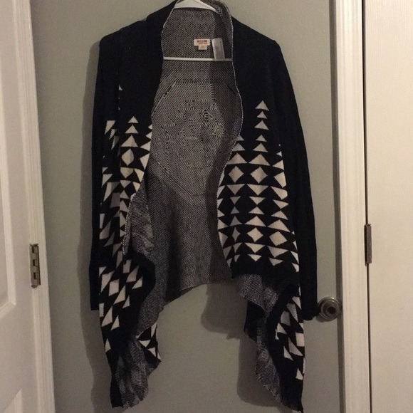 Mossimo shrug - Picture 1 of 2